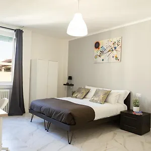 Santa Marta , Milán Italia