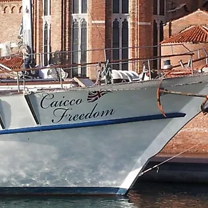 2* Hotel en barco Boat & Breakfast Caicco Freedom