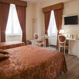 Konukevi Relais Bocca Di Leone ***